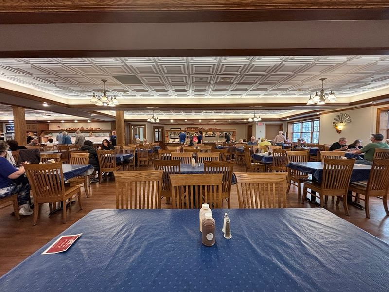 Blue Gate Restaurant & Bakery 