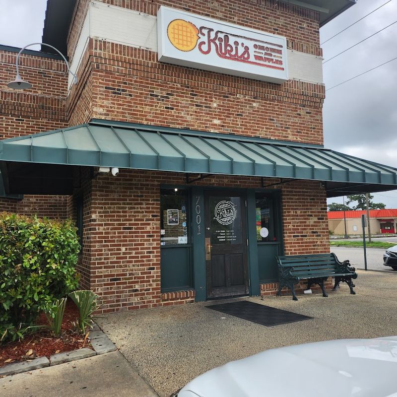 Kiki's Chicken And Waffles