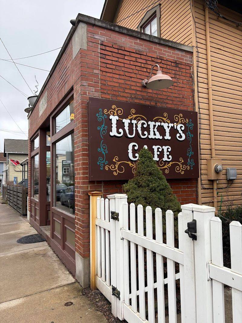 Lucky's Cafe 