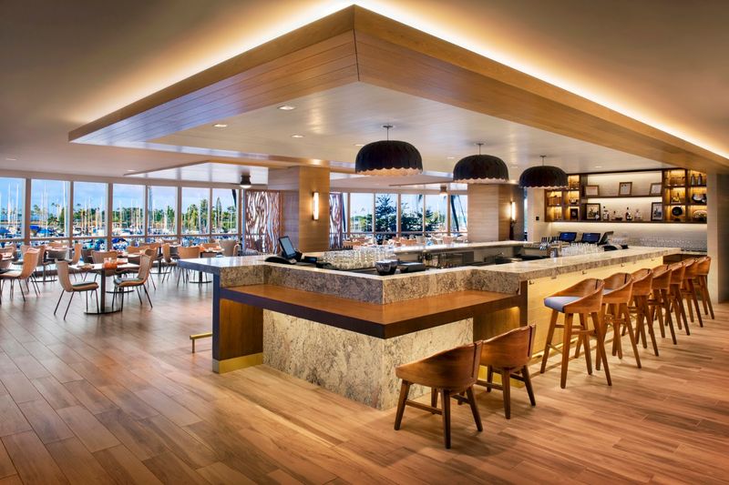 100 Sails Restaurant 