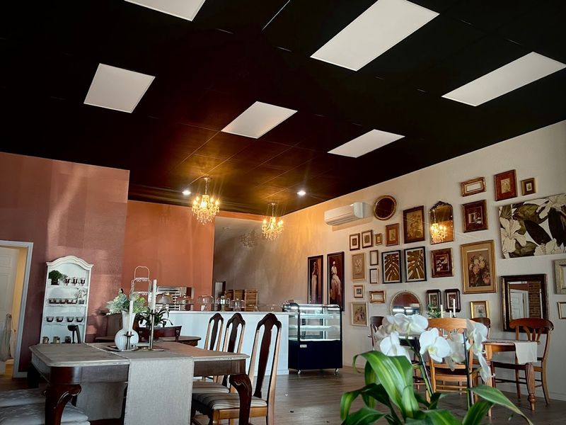 Dolci's Cafe And Bakery