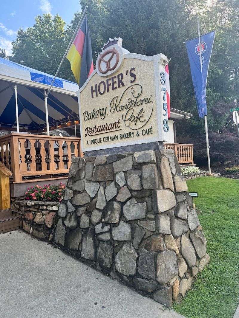 Hofer’s Bakery And Cafe