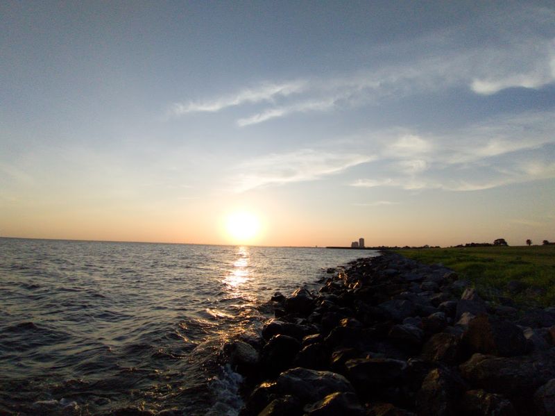 Lakeshore Drive Turns The Levee Into A Front Porch