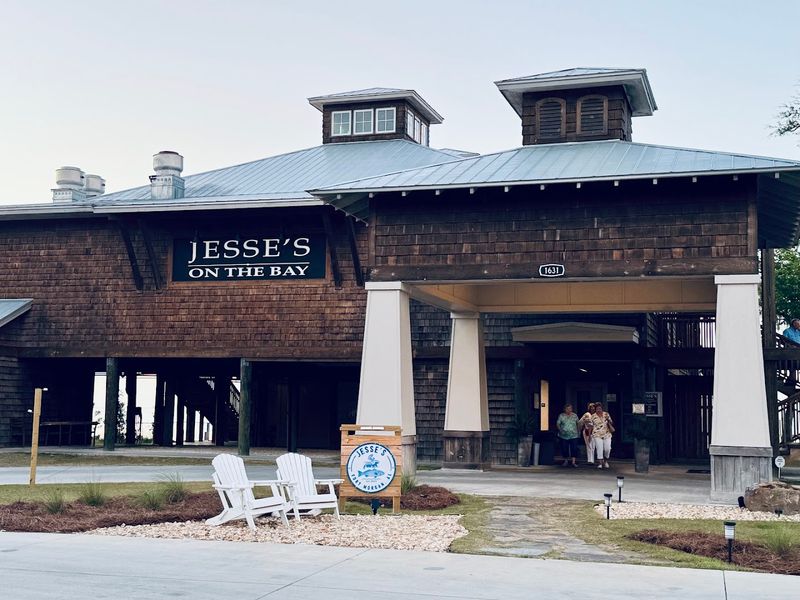Jesse's on the Bay