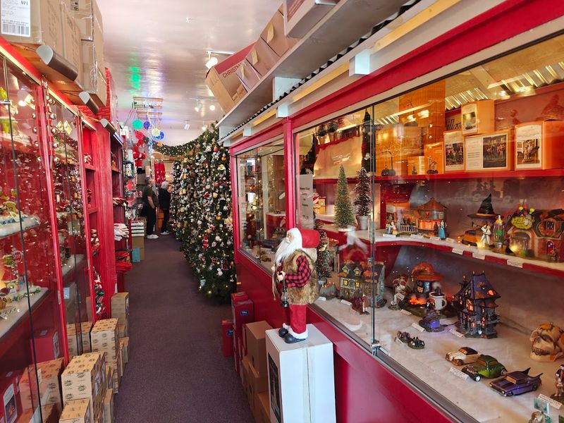 Ornament Walls Spark A Treasure Hunt