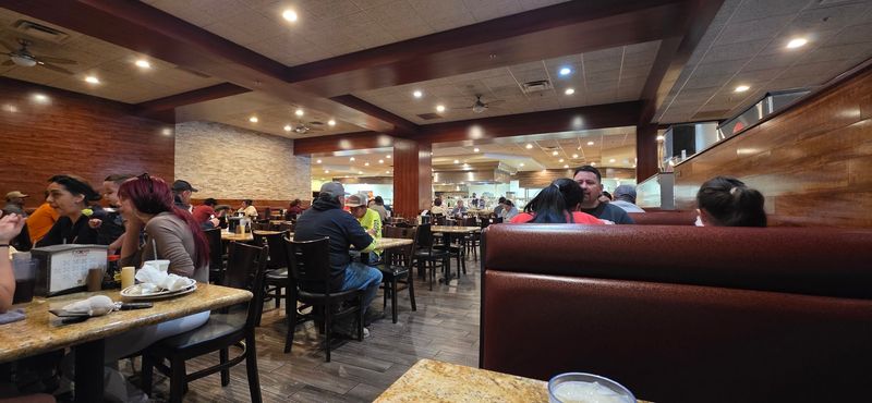 City Buffet, Roy