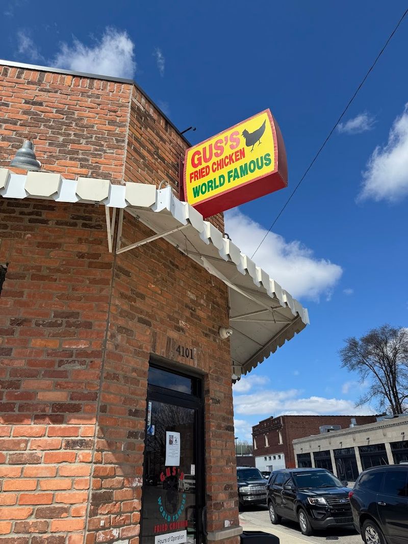 Gus's World Famous Fried Chicken 