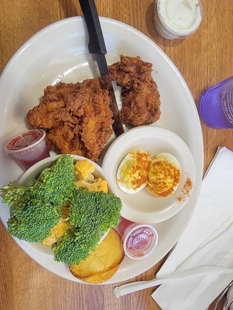 Fried Chicken Arrives With Gravy And Two Classic Sides
