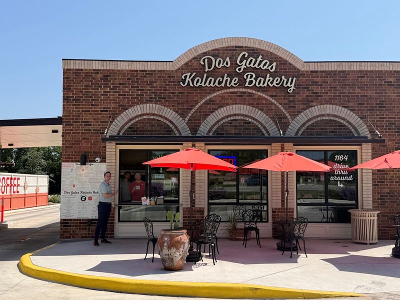 Dos Gatos Kolache Bakery
