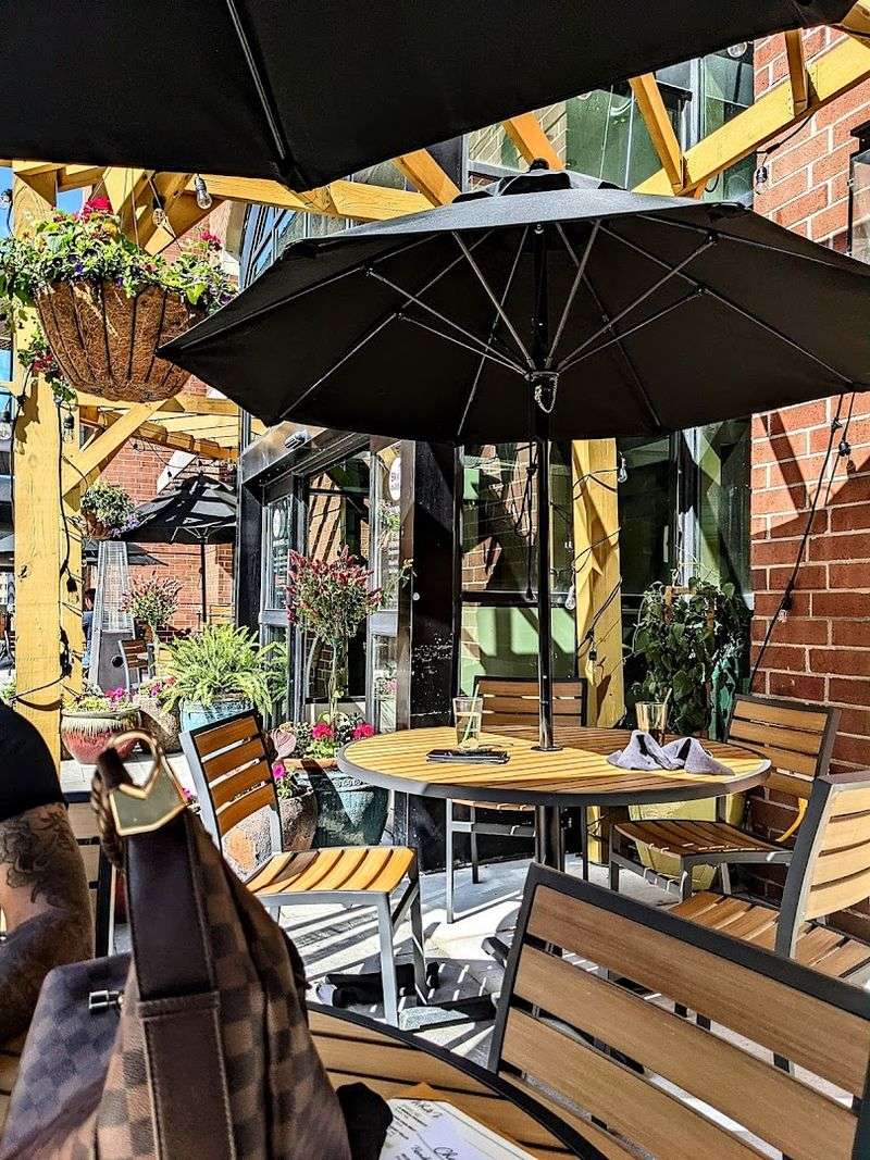 Chester's Kitchen & Bar