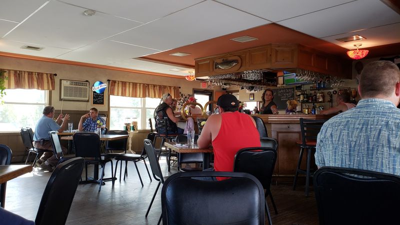 Brewster’s Restaurant & Lounge