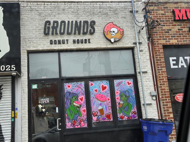Grounds Donut House 