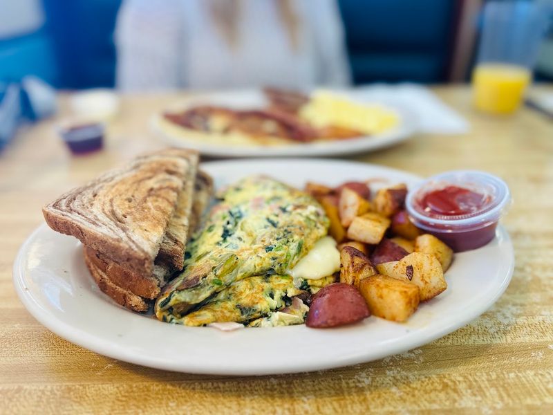The Omelette Choices Make Ordering The Same Breakfast Nearly Impossible