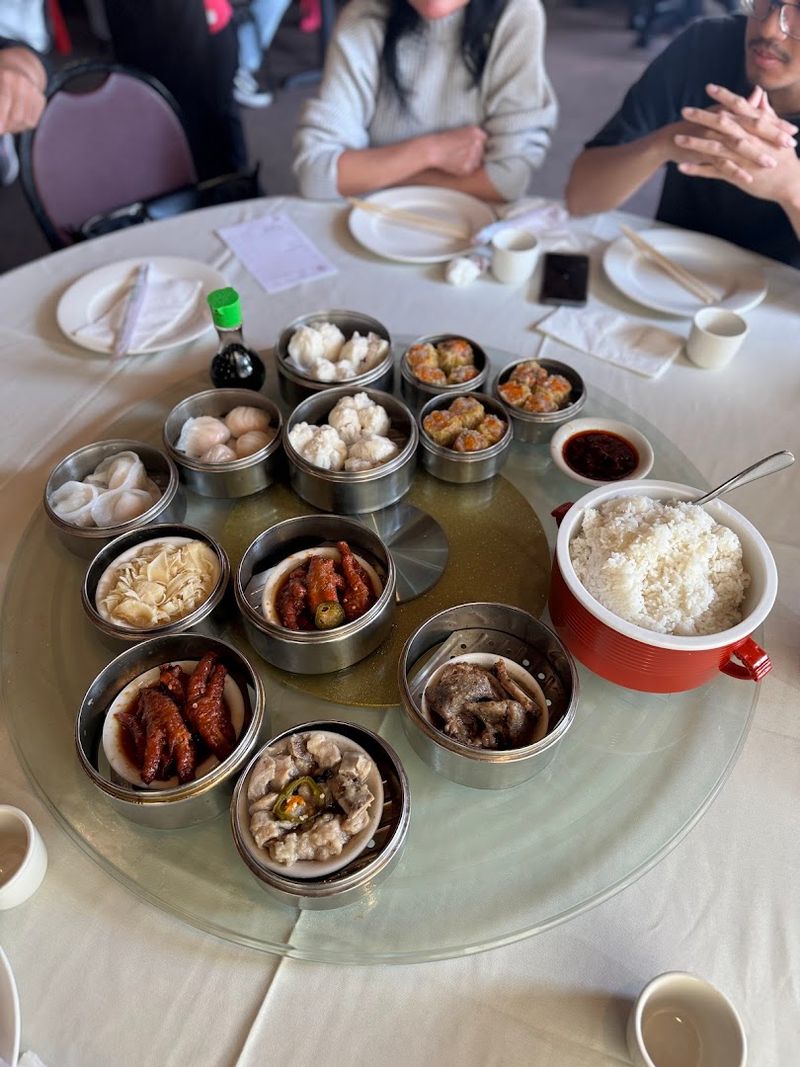 Weekend Dim Sum Carts And Why Timing Actually Matters Here