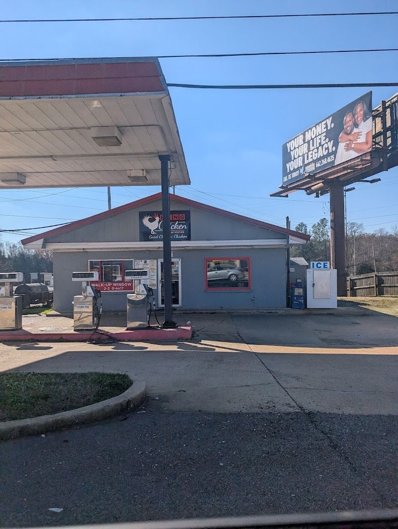 A Gas Station That Became A Fried Chicken Legend