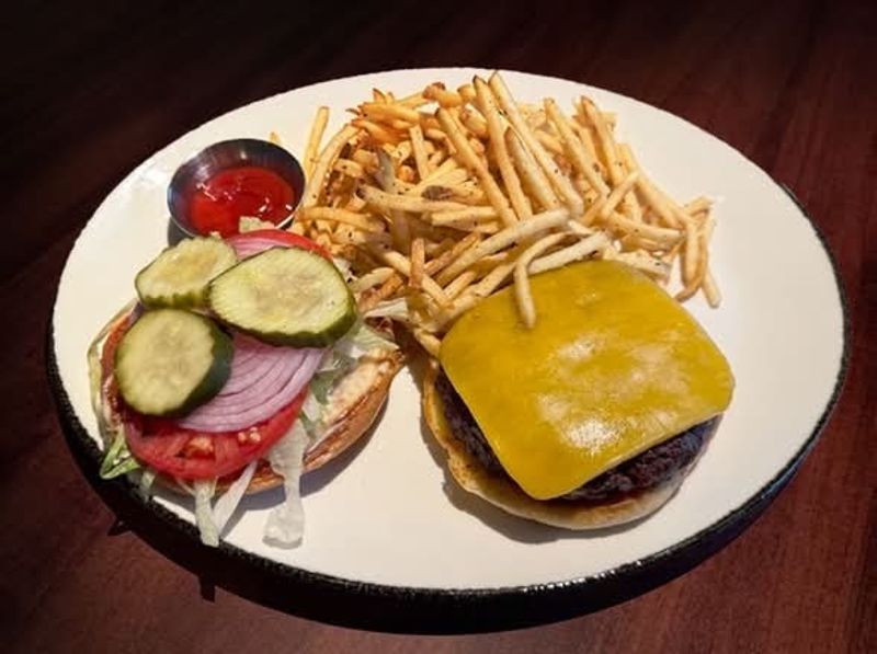 Old Fashioned Cheeseburger