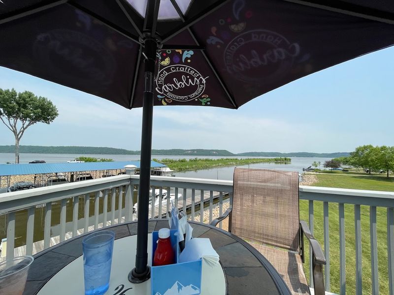 Dockside Marina Grille