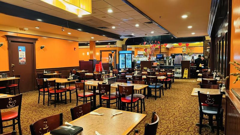 Stewart Avenue Is Keeping Buffet Nostalgia Alive