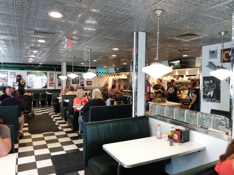 Quick Service That Keeps Up With A Busy Crowd