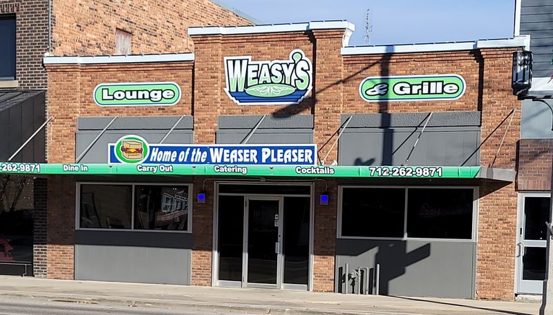 Weasy's Lounge & Grille, Spencer
