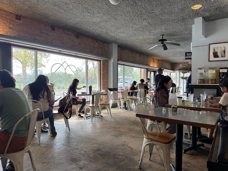 Paulie's Restaurant