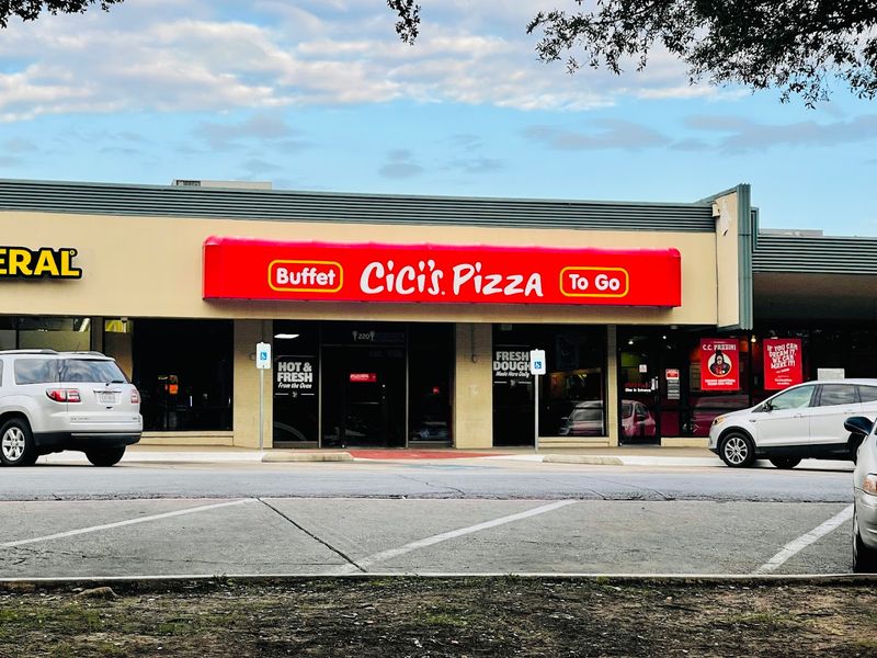 Cicis Pizza