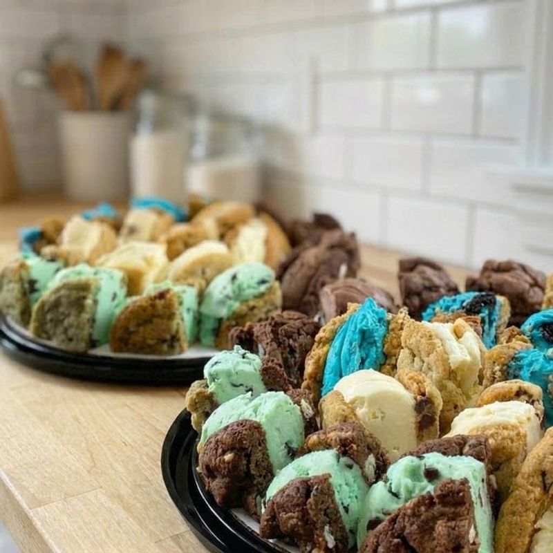 Every Cookie Sandwich Begins With A Mix-And-Match Decision