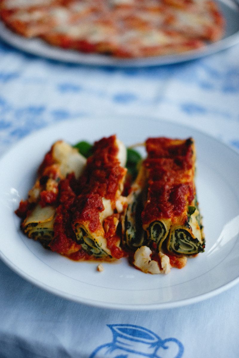 Manicotti Turns Into Manigott