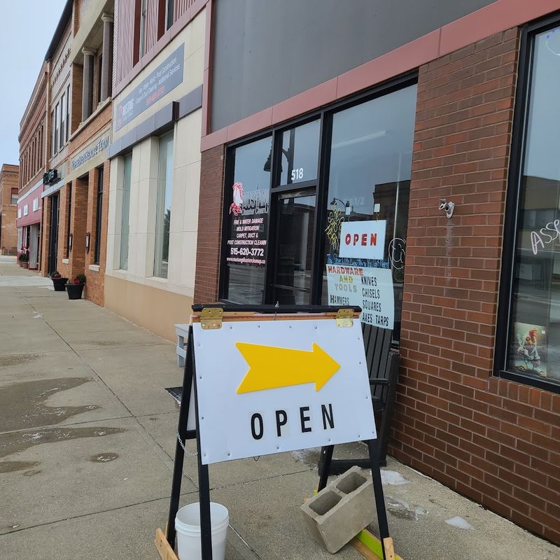 Downtown Story City on Foot: What to Expect Block by Block