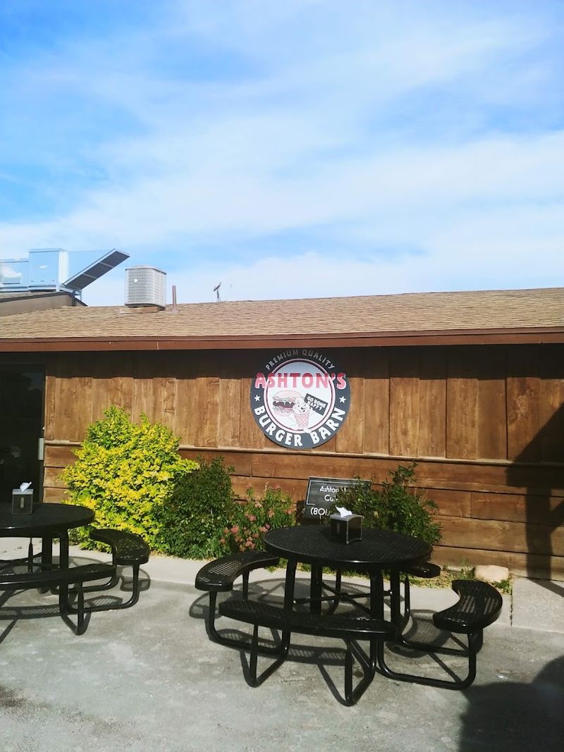 Ashton's Burger Barn, Delta