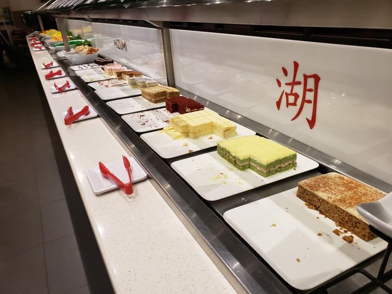 Rotating Desserts Make The Final Plate Hard To Predict