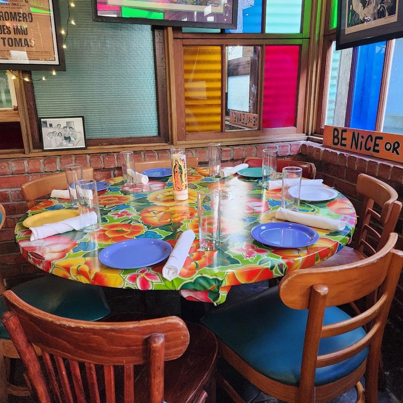 Note The Funky, Eclectic Decor
