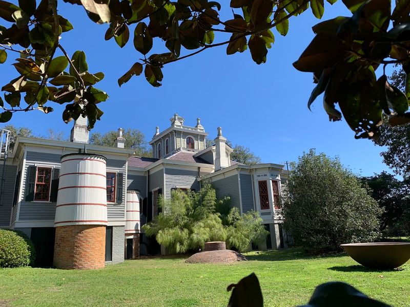 Architectural Features Of The Mansion