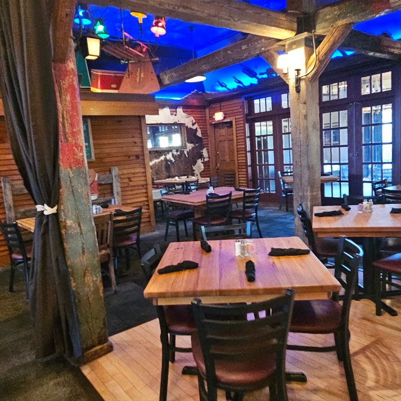 Warm Wood Interiors Set A Relaxed Mood