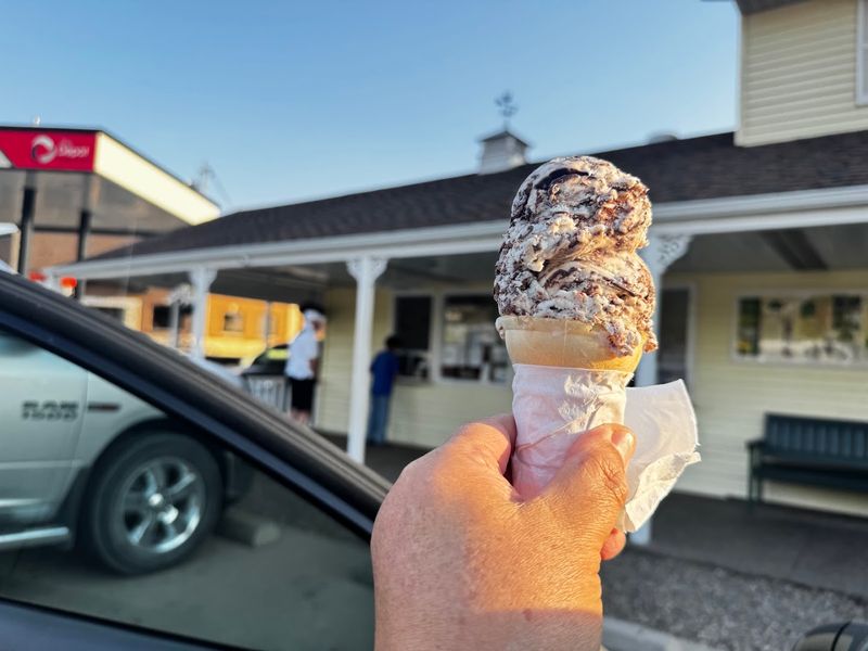 Jon's Ice Cream Store And Restaurant, Tiffin