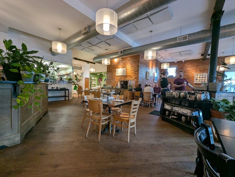 Sleepy Bee Cafe