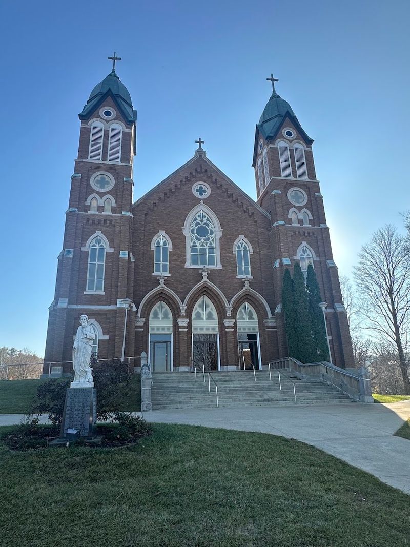 St. Luke Catholic Church, St. Lucas