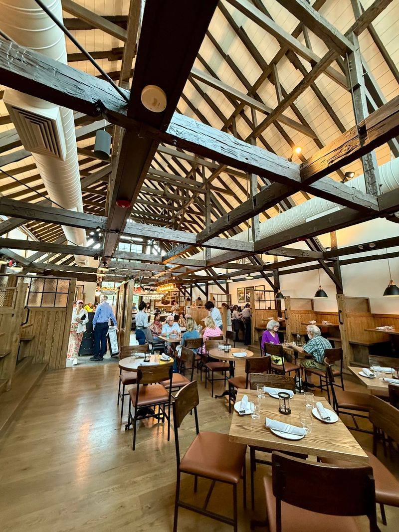 Black Horse Tavern & Pub