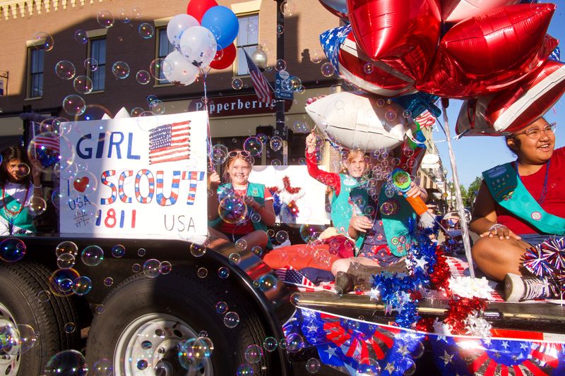 Cheer On The Main Street Parade