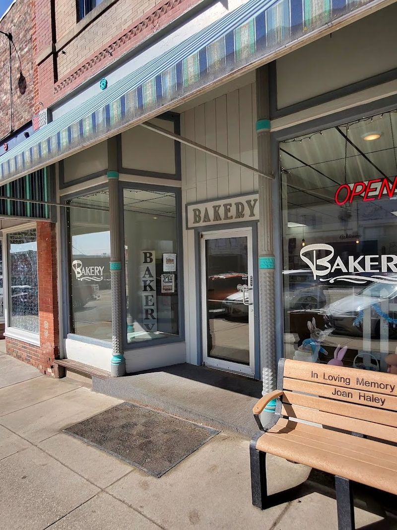 Sweet Desires Bakery, Corning