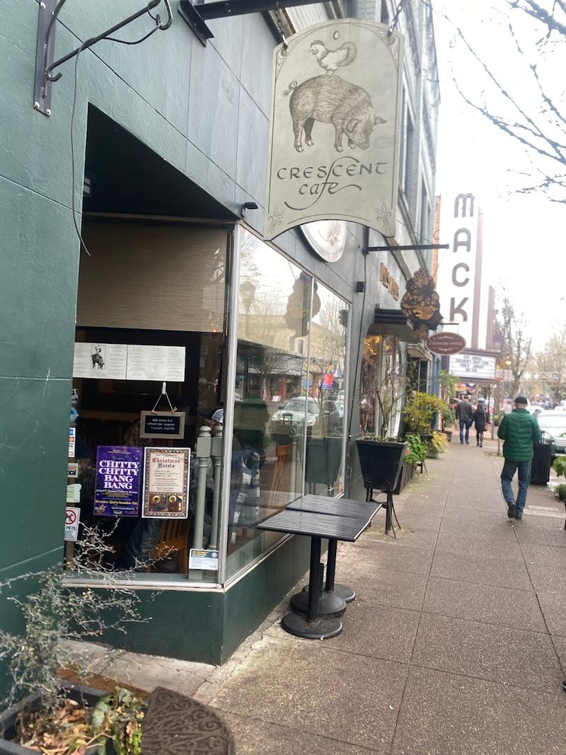 Crescent Café