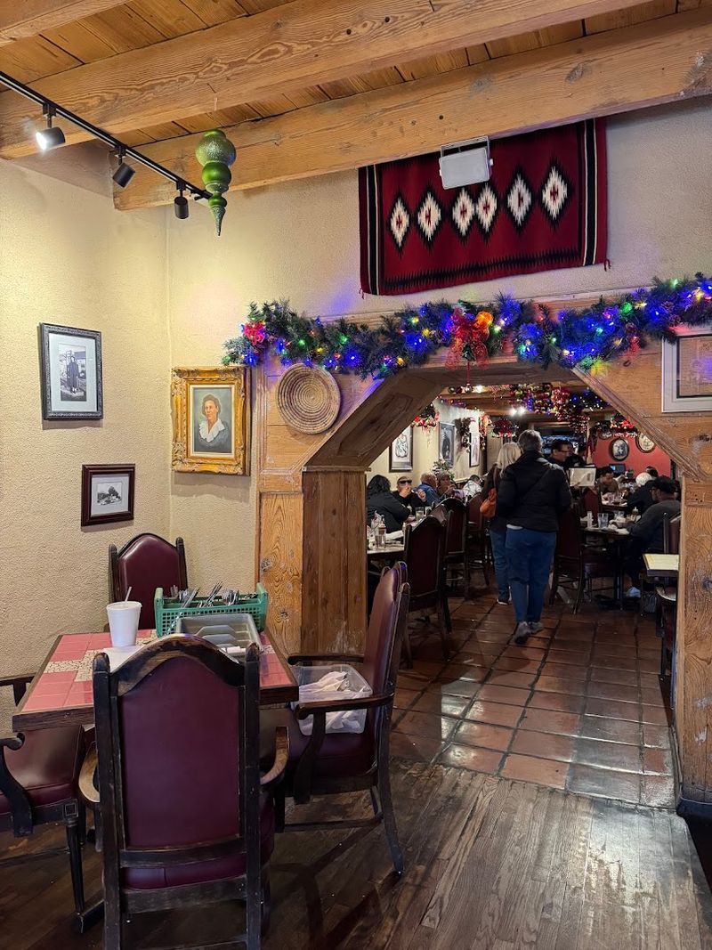 Cozy Rooms With Southwestern Character