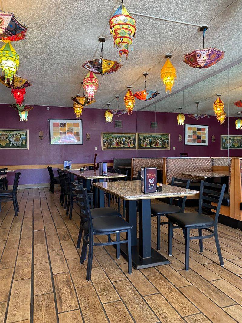 A Relaxed Dining Room Encourages Longer Meals
