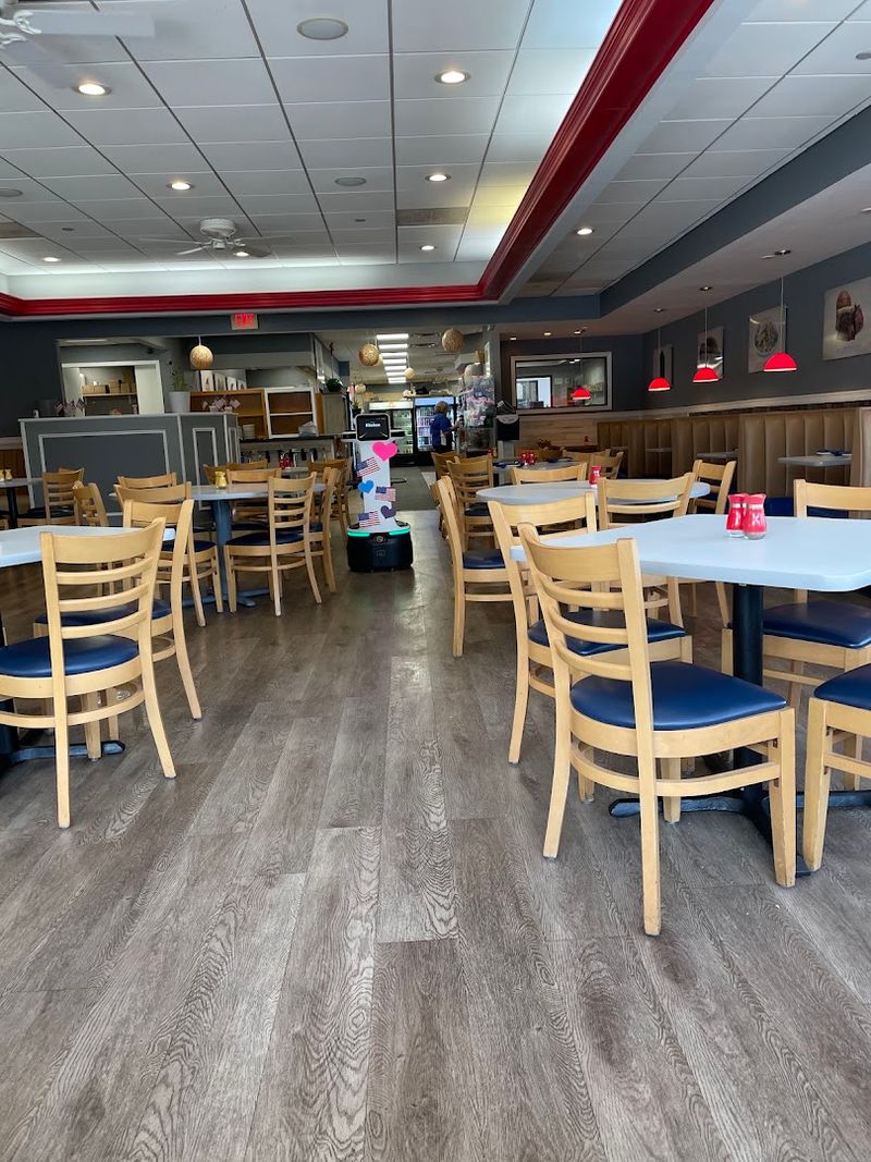 Eppes Essen Deli & Restaurant