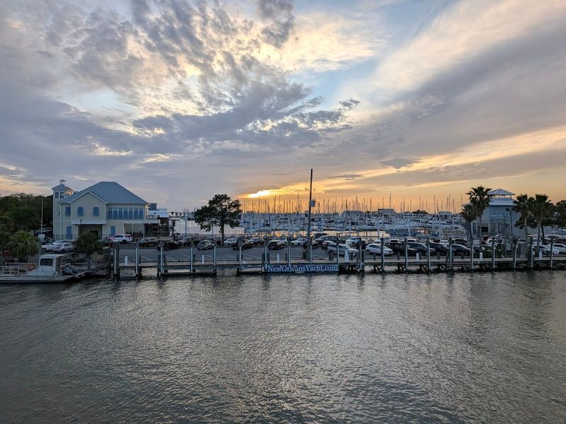 The Blue Crab Restaurant & Oyster Grill