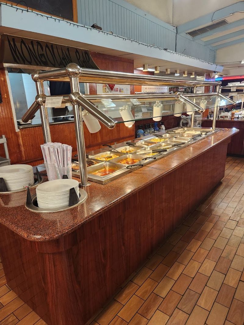 Grand Buffet, Liberal