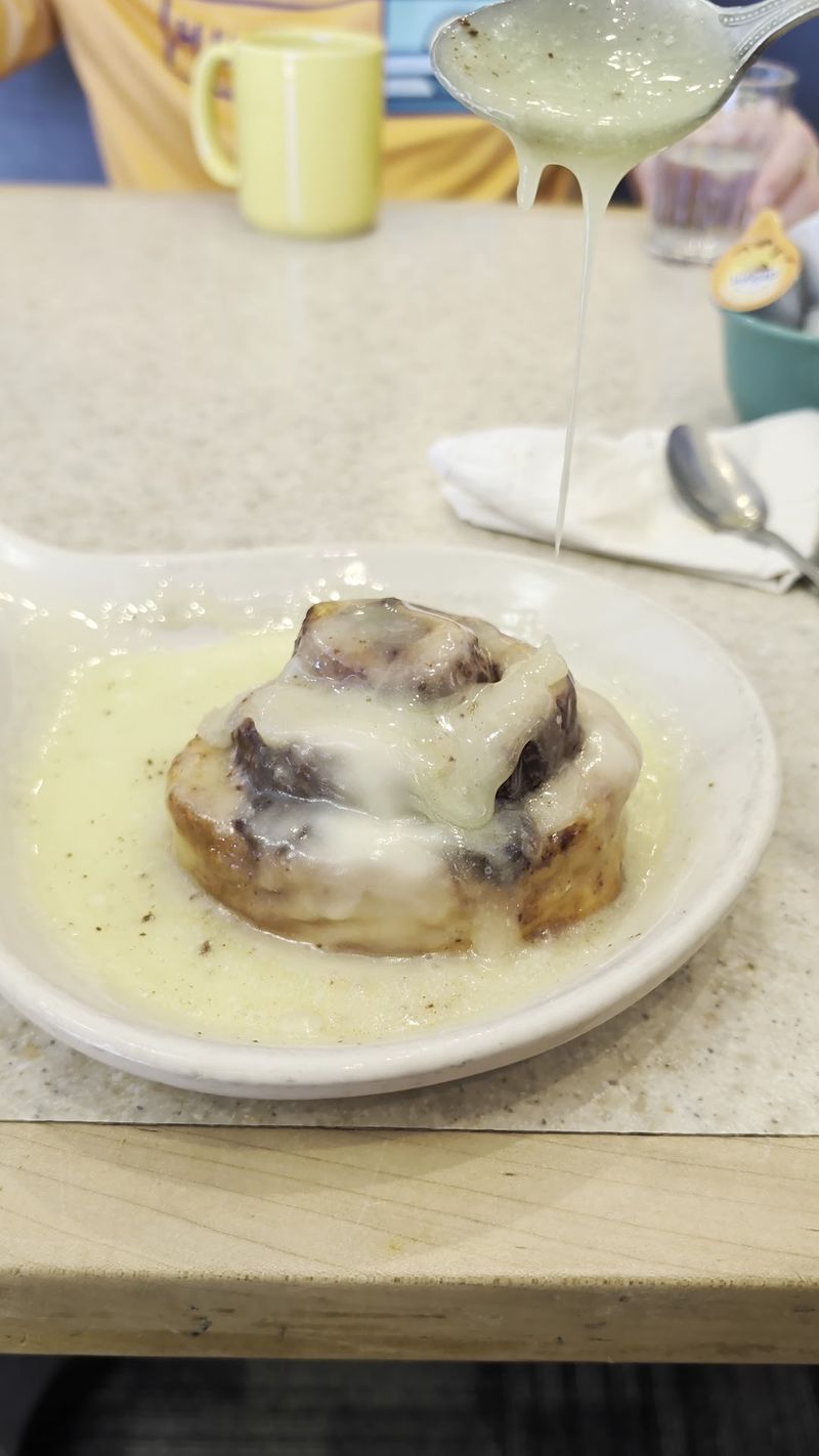 The Legendary Cinnamon Roll That People Dream About