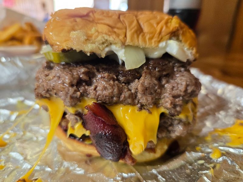 Fresh-To-Order Burgers That Make The Wait Feel Earned
