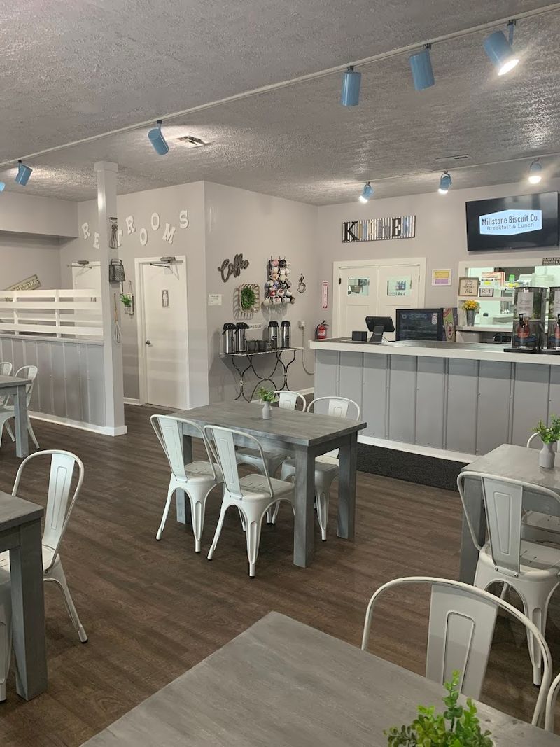 A Small South Carolina Stop Built Around Biscuits And Daytime Comfort