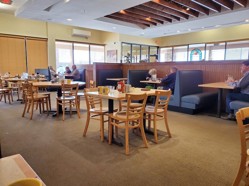 Why Ronnie's Keeps Earning Its Rating Year After Year